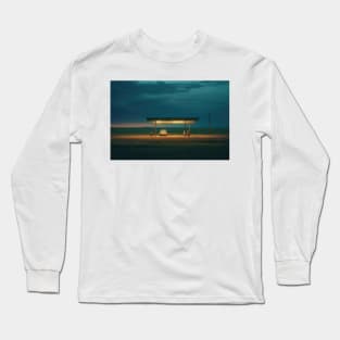 Minimalist bus stop at night – Landscape Photography Long Sleeve T-Shirt